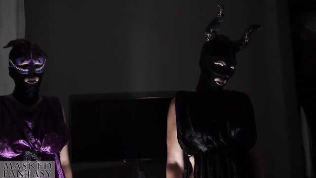 Екі жын ханымдар пайдаланады хуй байланысты бейтаныс