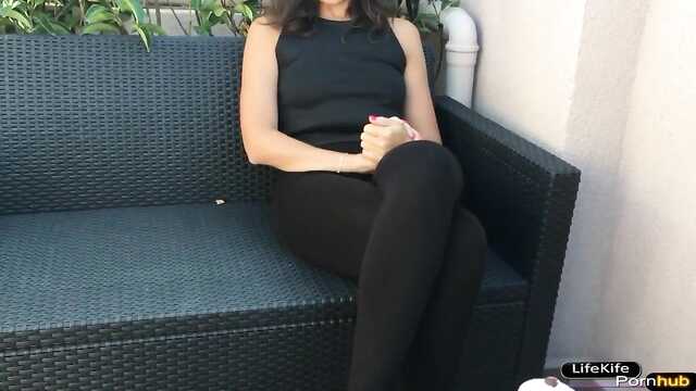 Русская девушка на каблуках: домашний секс.