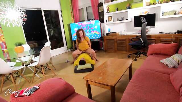 Өгей әпкесі ағасының мүшесіне камераға секіргісі келді