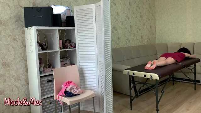 Masaż z kontynuacją do zakończenia w cipkę klientki