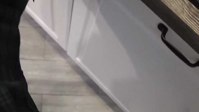 Мен көршімді юбкамен минет пен қынаптық соитияға шақырдым