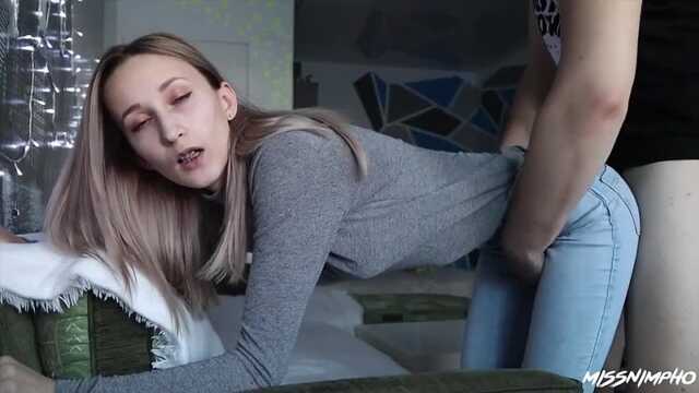 Włożył ukochanej dziewczynie w tyłek po same jaja