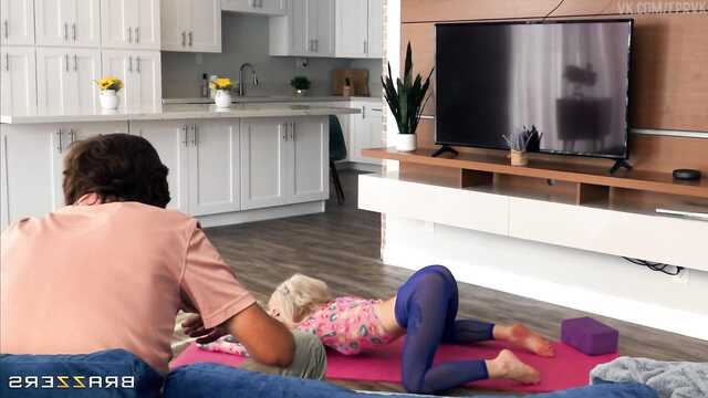 The guy tore the ass of his stepsister, who did not think that he could have such a big dick