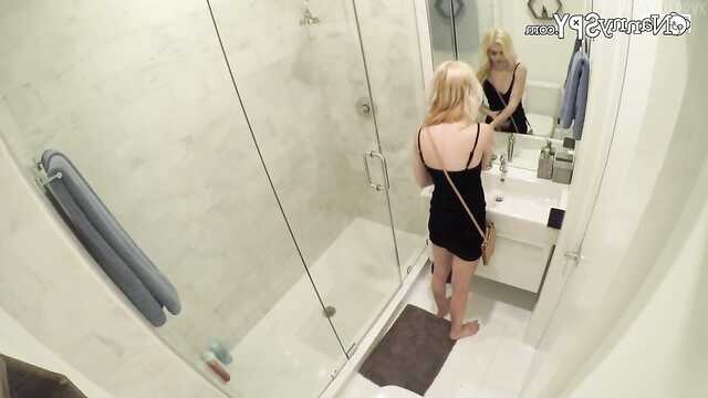 Facet toiu grubym członkiem nieznajomą dziewczynę w pokoju hotelowym