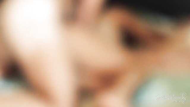 Opalona laska nie myślała, że facet będzie tak gorąco ją pieprzyć po długiej separacji