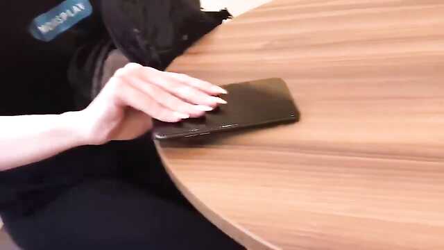 W trosce o dobrą ocenę kurier kontaktuje się z klientem