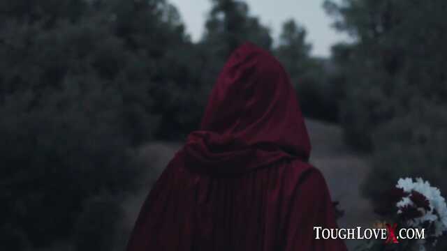 Wilk daje na kła Czerwonemu Kapturkowi i używa jej mandylki kutasem