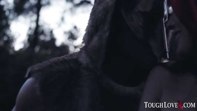 Wilk daje na kła Czerwonemu Kapturkowi i używa jej mandylki kutasem