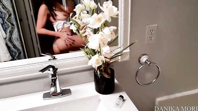 Вечерняя забава: Красотка & Новый Анальный Игрушки.