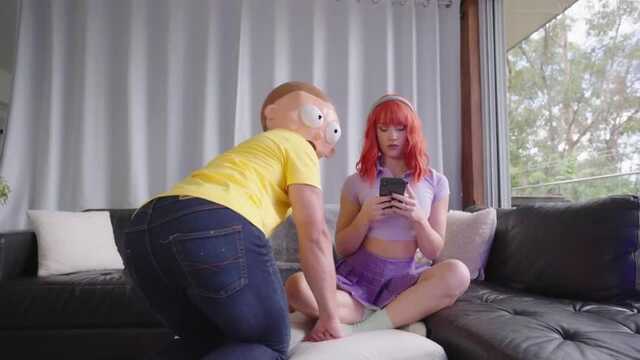 Ненасытная молодая пара: ролевое анальное удовольствие.