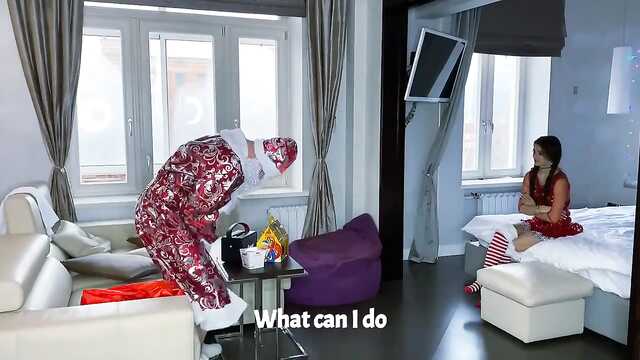 Мен душта қарап отырдым және порно көруге шыдай алмадым.