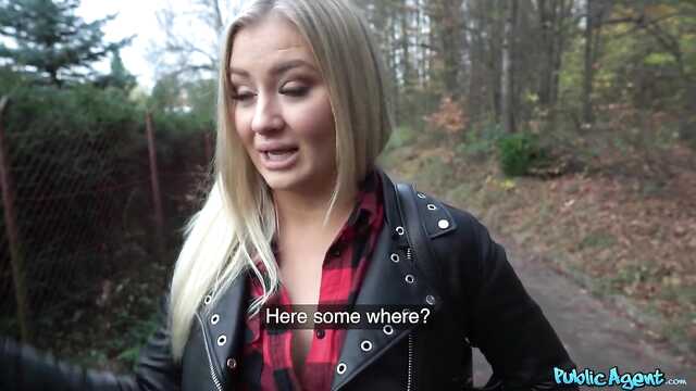 Agent zdjął blondynkę na ulicy i dobrze przeleciał