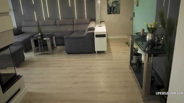 Po omacku punkt G w okularze ładnej szatynki