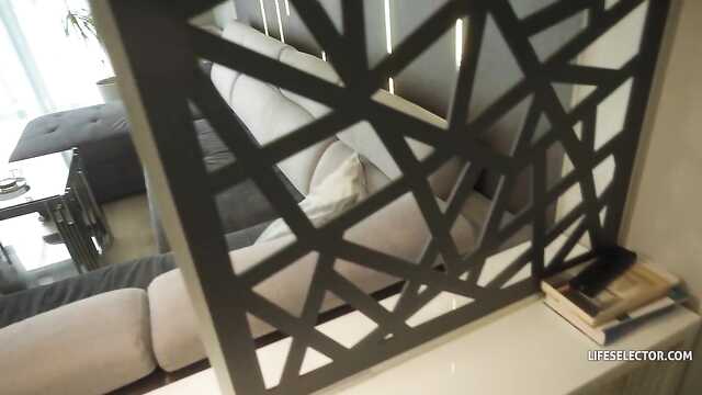 Po omacku punkt G w okularze ładnej szatynki