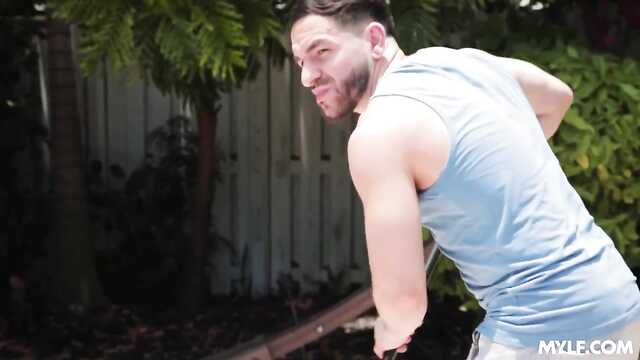 Sportowa Mamuśka wybiera Seks, a nie Trening