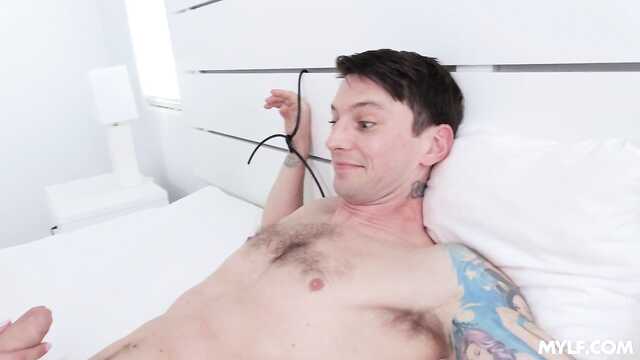 Красивая Милфа: Шикарное Страстное Развлечение.