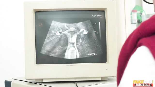 Ginecólogo arrancó linda ingenua paciente