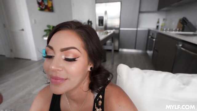 Madura babe mima garganta profunda jovem pau