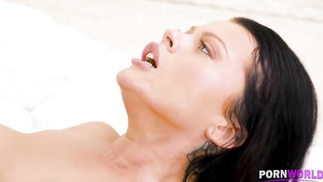 Einfach perfekt anal mit einem großen schwarzen Schwanz