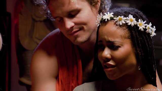 Łysy olbrzym zasadził na kutasie blond piękność