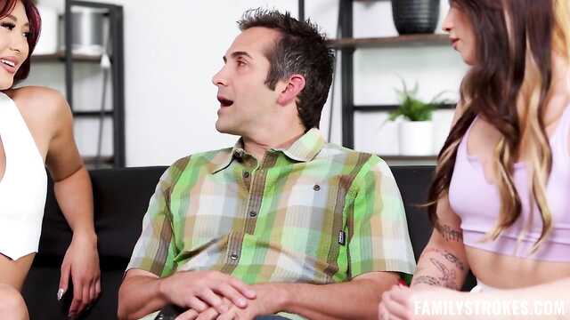 Der Stiefvater hat zwei hübsche Stieftöchter zu zwei hübschen Schwestern eingesetzt