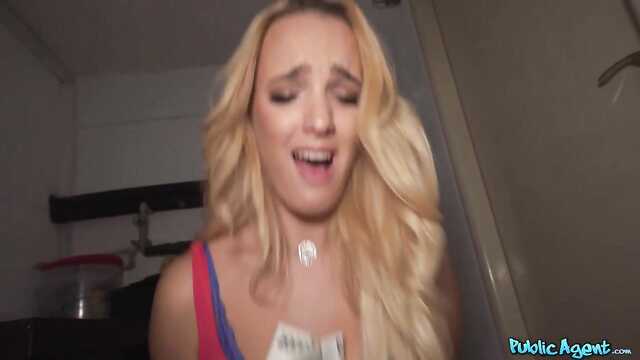 Zassała podrywacza za pieniądze i dała się pieprzyć