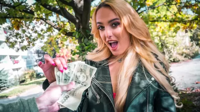 Мүшесі бар қыз қызды сиқыйды Тәжік есігі