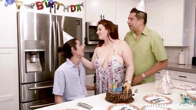 Najlepszy prezent dla chłopca na dzień-kurwa z grubą mamusią