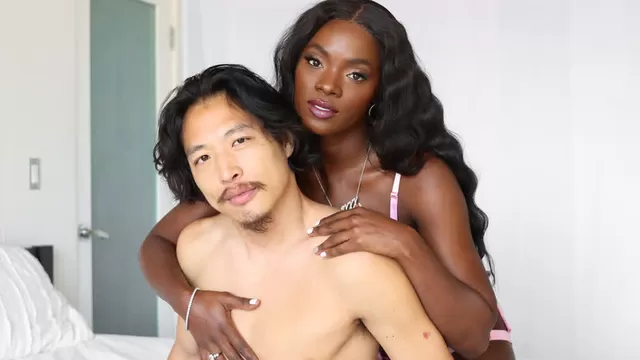 Кунилингус топтық секс