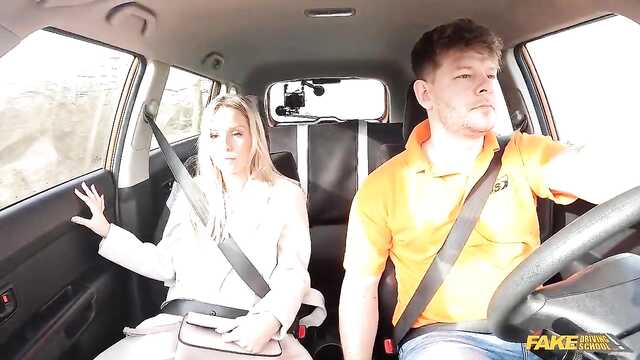 Donné à l'instructeur de conduite lors de la première leçon