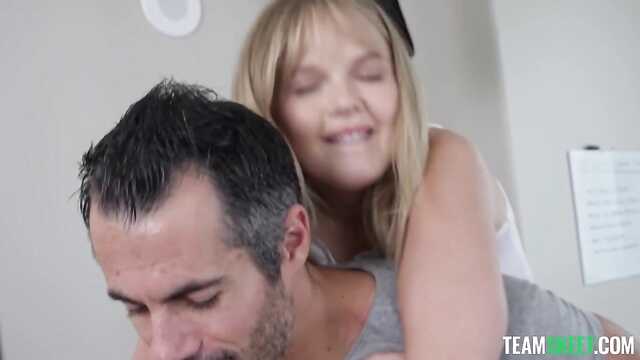 Юная писька: твердое наслаждение для мужчины.