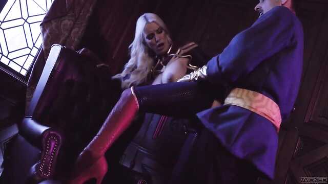 Рөлдік ойындар грудастой ханыммен тудырады оргазм