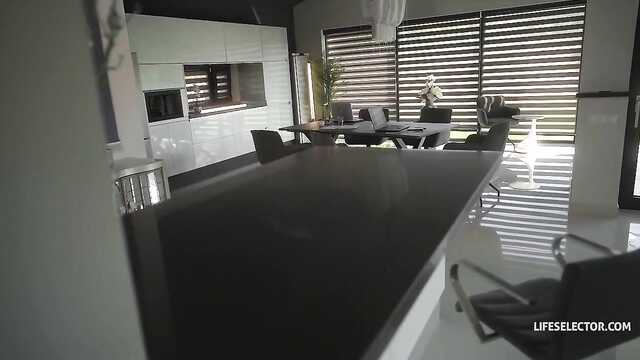 Jefe de la pareja con el empleado follada por el Secretario