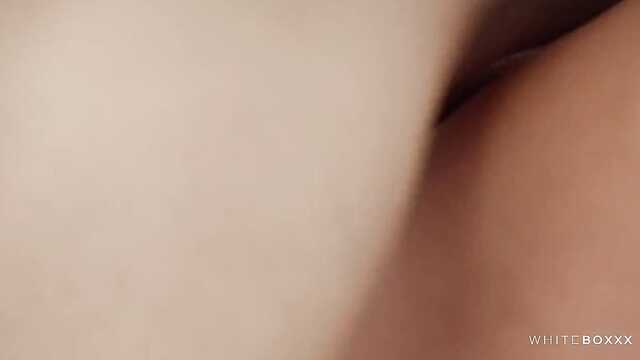 Милфа в Наручниках: Роскошь!