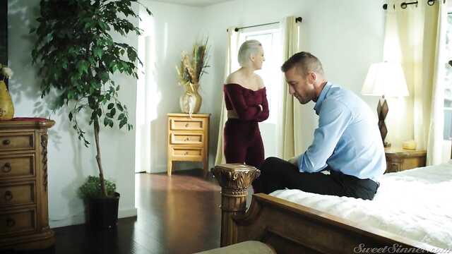 Мұртты адам алғаш рет тырысады засадил мүшесі қара письку