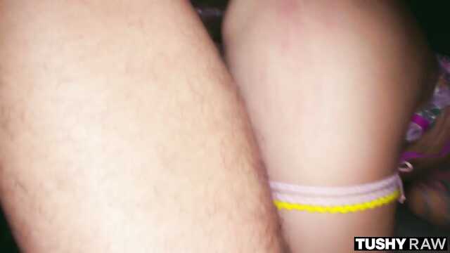 Afrikaner hat tätowierte Milf in Schokoladenauge gefickt