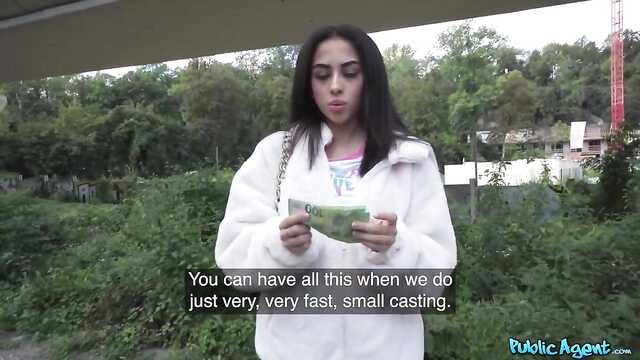 Чех: Нарушение интимной свободы туристки из Англии.