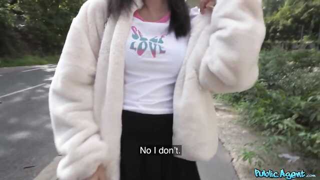 Чех: Нарушение интимной свободы туристки из Англии.