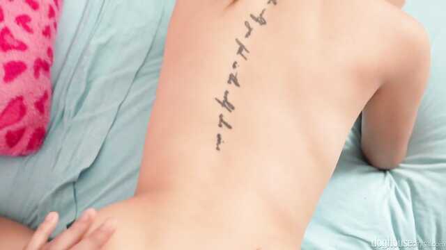 Быстро накачай мне киску спермой, ленивый осел!