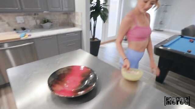 Наслаждение от двух сразу: мамы и дочки.