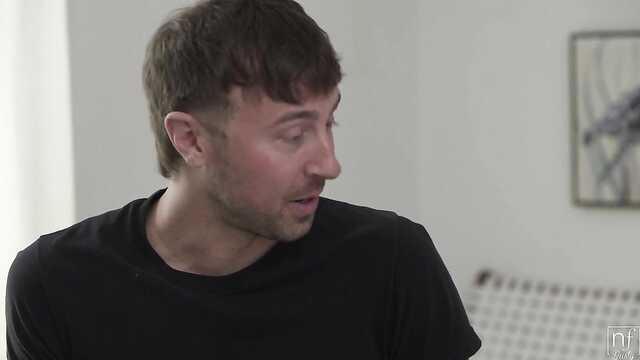 Сочные шалавы в койке сильно порадовали чела темпераментами