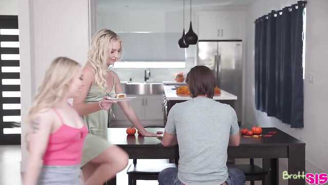 Заменили праздничный ужин на тройничок.