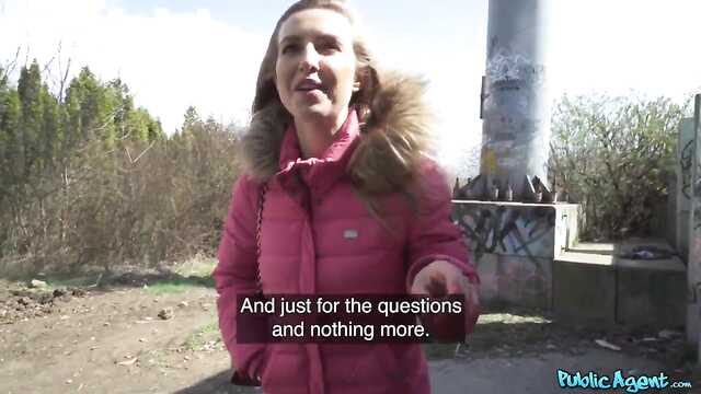 Відсмоктала пікаперу за гроші прямо на вулиці