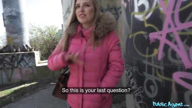 Відсмоктала пікаперу за гроші прямо на вулиці