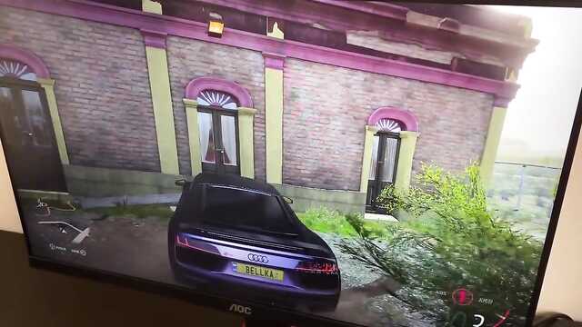 Blond setzte sich auf den Schwanz des Stiefbruders des Spielers