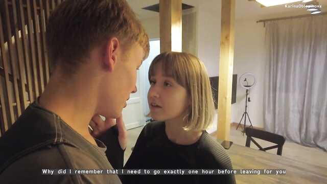 В гости пришел сантехник и теперь ее пися в опасности