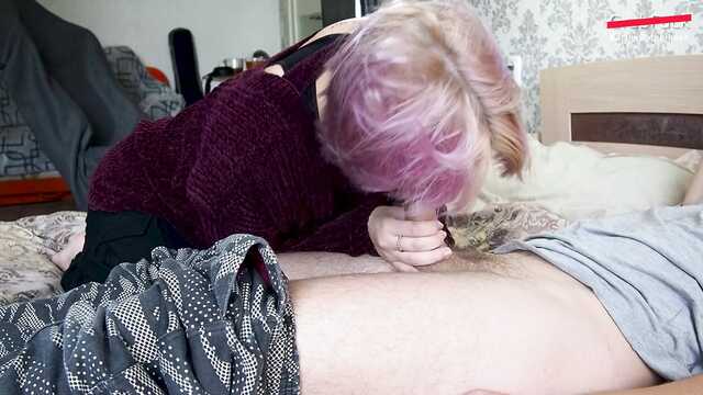 Dzieciak rzuca się w kompa dla namiętnego seksu