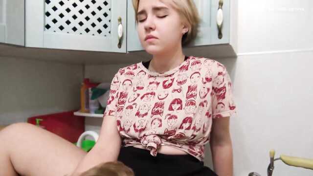 Namiętne Amatorskie porno z sąsiadką i kunimen