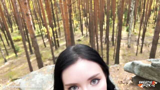 Чуть не подавилась спермой после секса в лесу