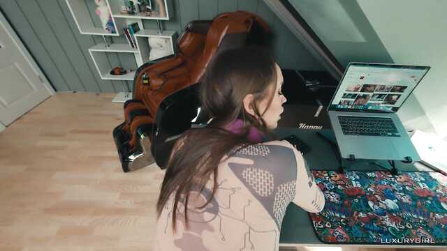 Streamer dostał kutasa w cipkę od złego Haytera